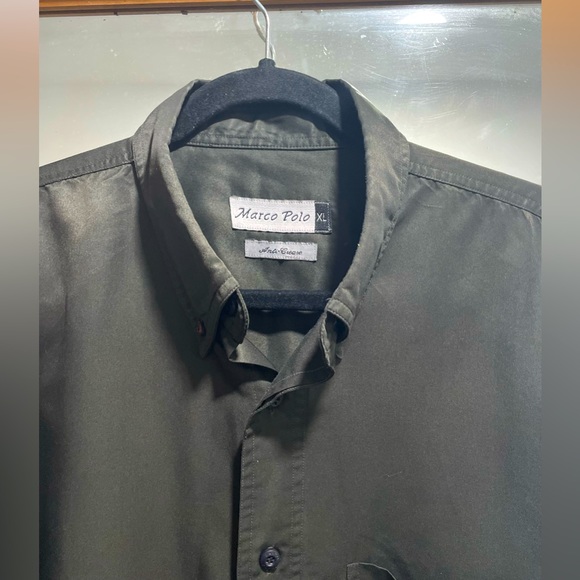 Dark green Button up Shirt in Velvet texture - Picture 2 of 4